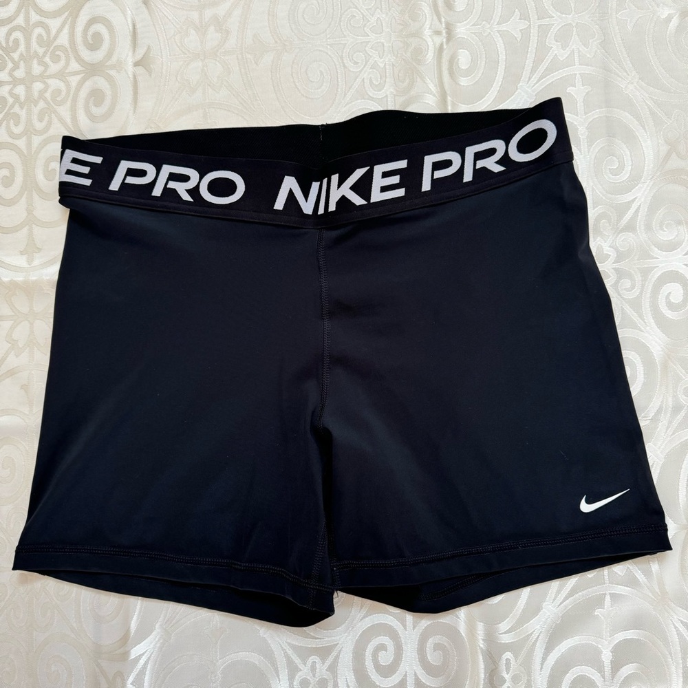 NIKE PROS 5 inch INSEAM BLACK XL